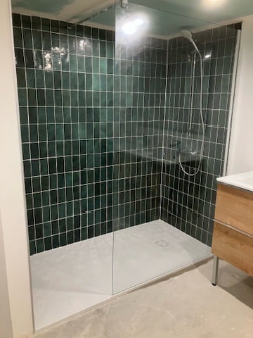 Avant/après rénovation de salle de bain à Angers